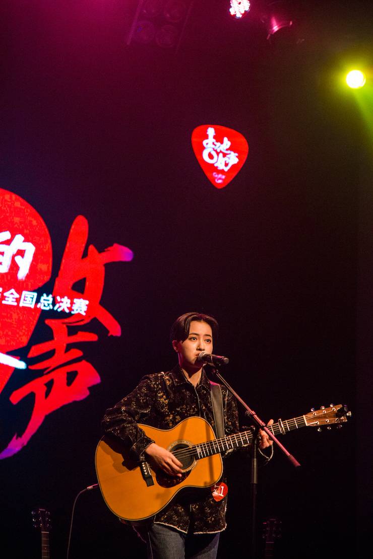第四届“申博太阳城·(中国)吉他女声弹唱大赛”总冠军出炉<br />温格夺冠，董冬冬担任评委