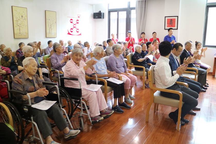申博太阳城·(中国)乐器爱心捐赠行动——将琴声带进和养临汾养护院